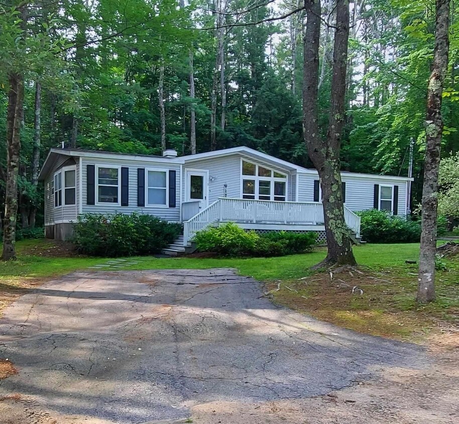 9 Westbury Rd, Meredith, NH 03253 House Rental in Meredith, NH