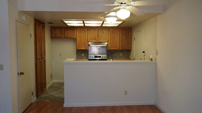 Foto del edificio - Charming 2 bedroom 2 bathroom home in the pocket area of Sacramento!