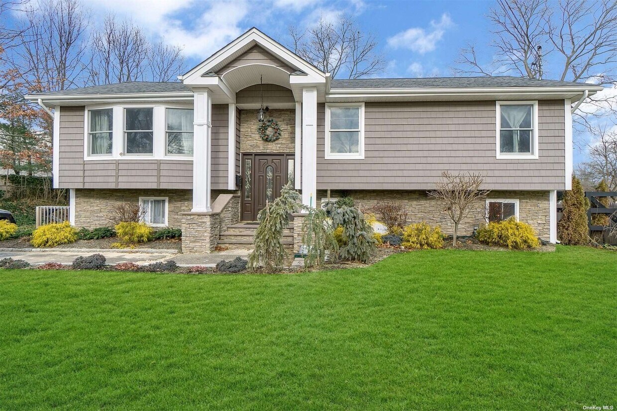 10 Gould Pl, Bay Shore, NY 11706 Room for Rent in Bay Shore, NY