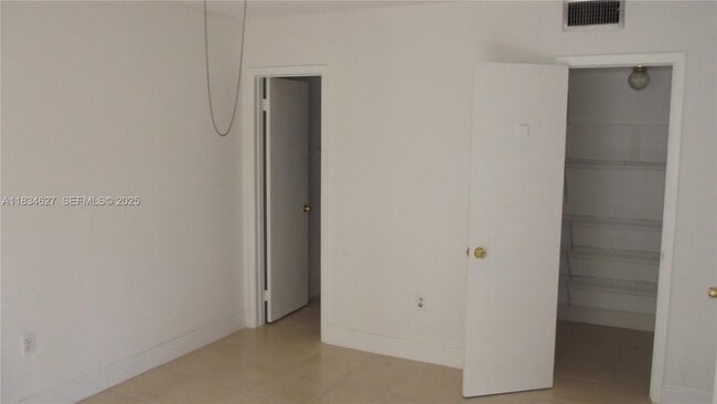 Foto del edificio - 3582 NE 171 St