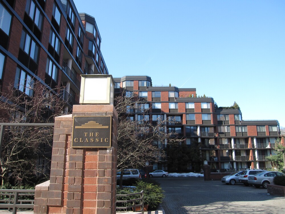 Foto principal - 50 E Hartsdale Ave