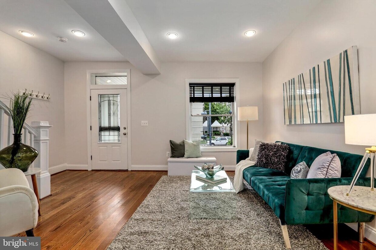 Foto principal - 2603 Sherman Ave NW