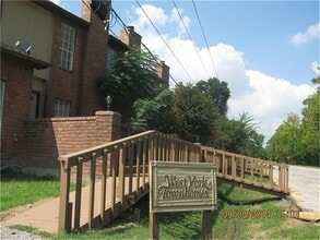 Building Photo - 7013 Alabonson Rd