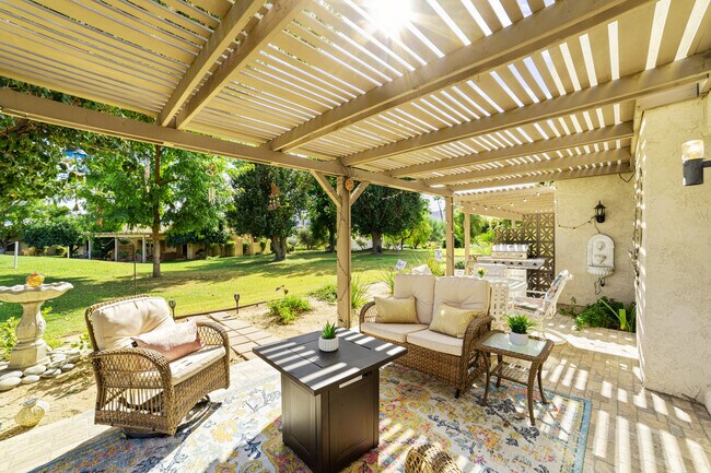 Building Photo - 35090 Mission Hills Dr