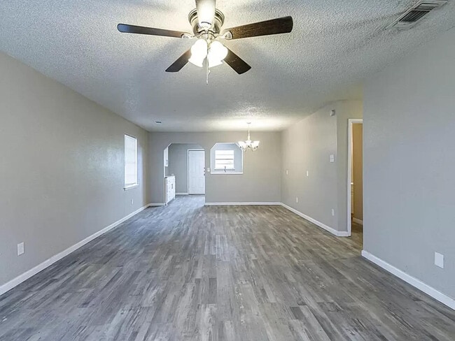 Building Photo - 4634 Fordham St