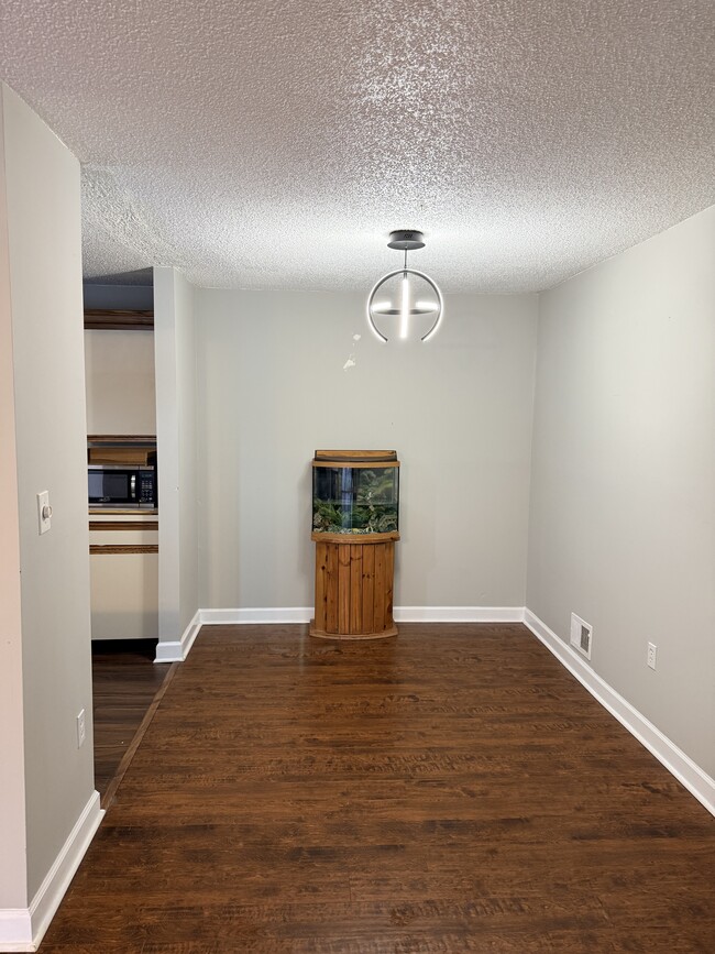 Foto del edificio - 32 Holly Ct