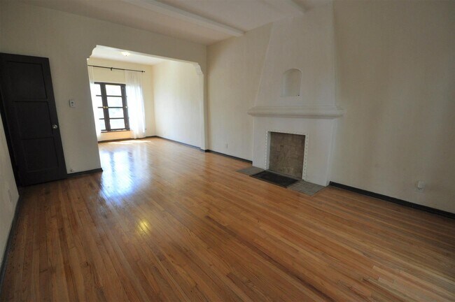 Foto del edificio - 1417 S Crescent Heights Blvd