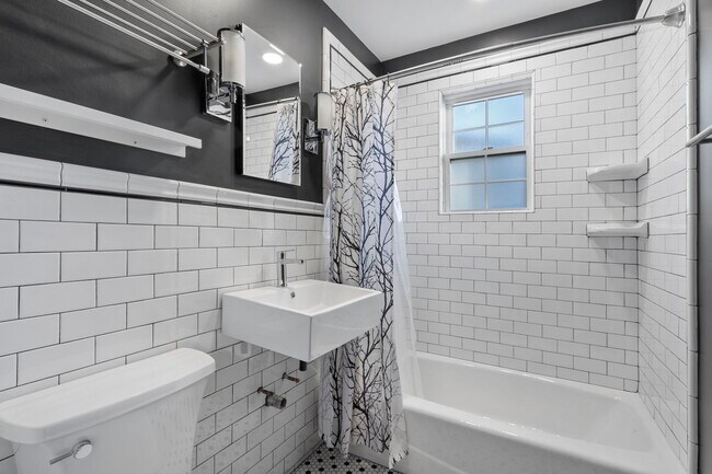 Bathroom - 215 Greenwood Ave