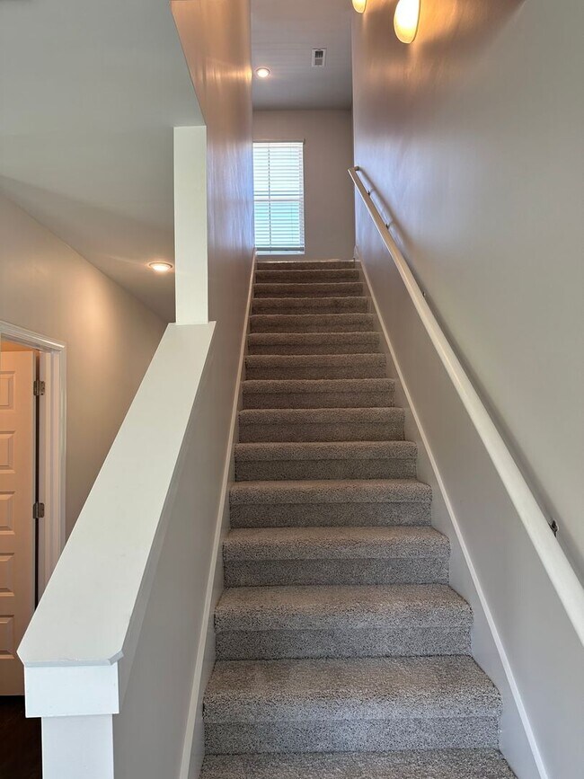 Building Photo - Three Bedroom | Two and a Half Bathroom Home in Cullman