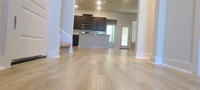 Building Photo - 1021 Paddock Ln