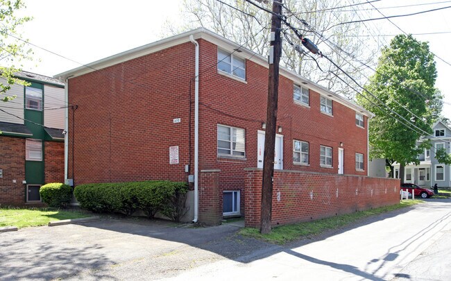 Foto del edificio - 1458 Highland St