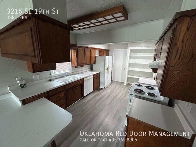 Foto del edificio - 3216 SE 19th St