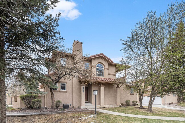 Foto del edificio - Townhouse, close to FT Carson, Cheyenne Mt...