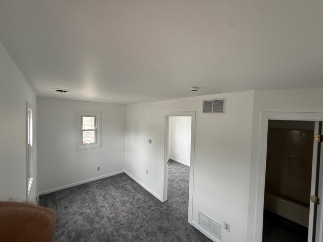 Sala de estar/familiar - 72 Peony St