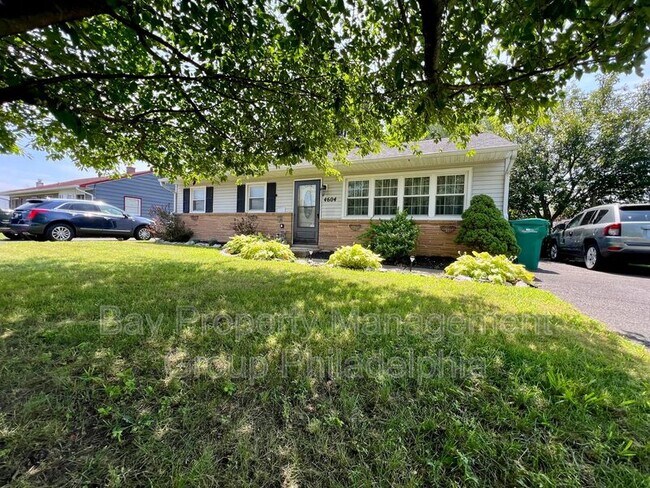 Building Photo - 4604 David Dr