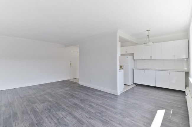 Living Room - Davick Court - 42, 44 & 46 Saranac Blvd