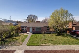 Building Photo - 1032 W Cascade Ave