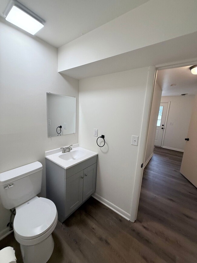 Building Photo - 52 N Front St