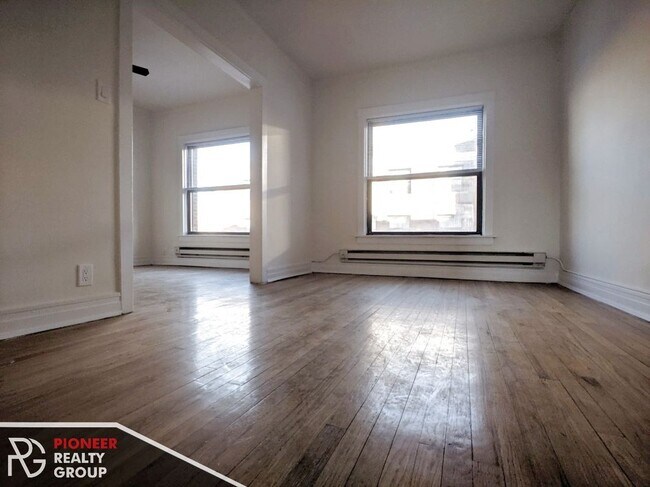 Foto del edificio - 813 W Waveland Ave