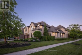 Building Photo - 50 Sandalwood Cres