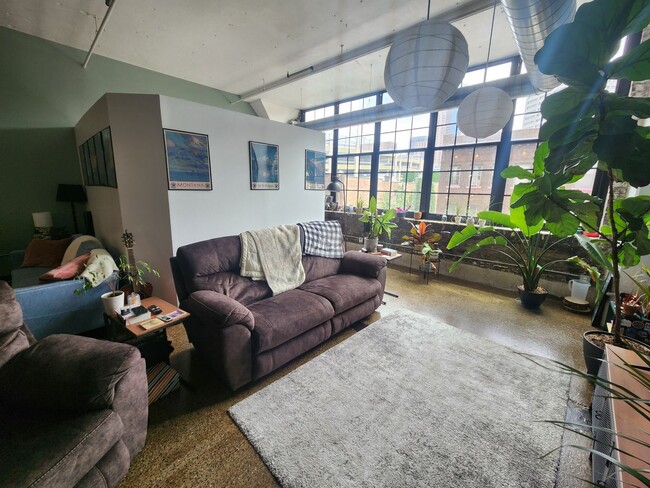 Building Photo - City-View Artist's Loft in Downtown St. Paul