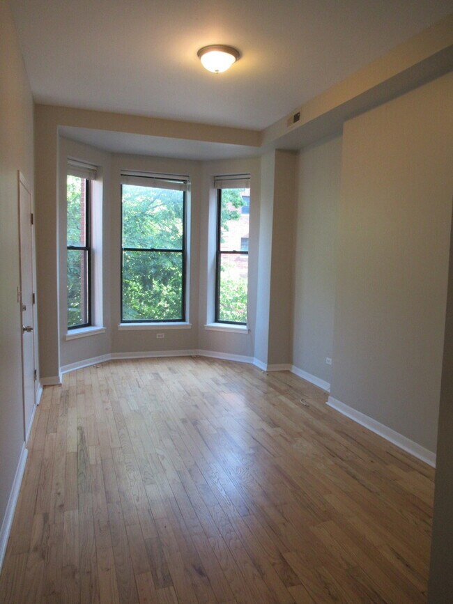 Foto del edificio - 1538 W Monroe St