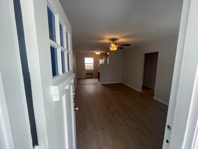 Foto del edificio - 5213 Spruce Ave