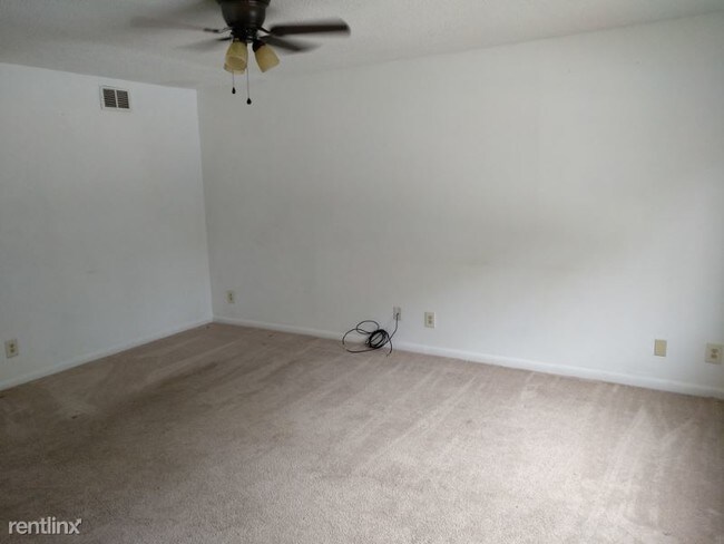 Building Photo - 2 br, 2 bath Townhome - 1608 Devonwood Drive