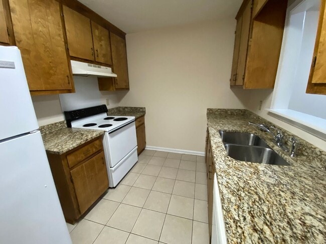 Building Photo - PRE-LEASING FOR AUGUST 2026!