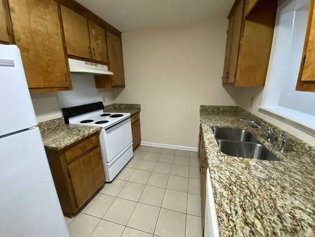 Foto del edificio - PRE-LEASING FOR AUGUST 2026!