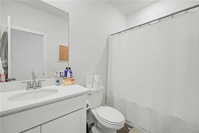 Foto del edificio - 4885 W Triangle St