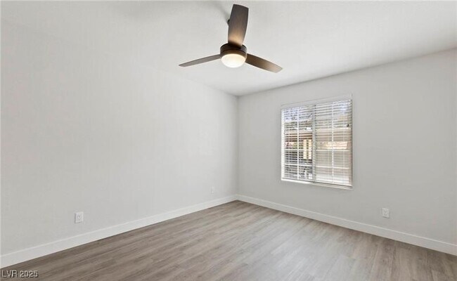 Foto del edificio - 2200 S Fort Apache Rd