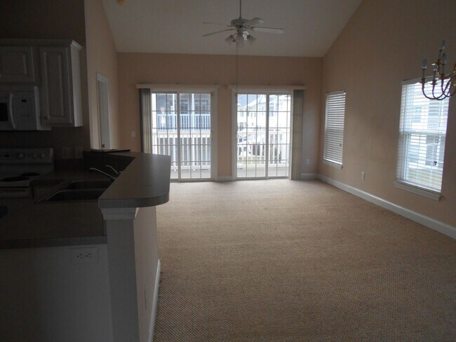Foto del edificio - 3 bedroom, 2 bath condo in The Fountains