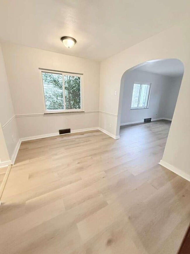 Building Photo - Updated 2BD 1BA Single Family House in Brackenridge!