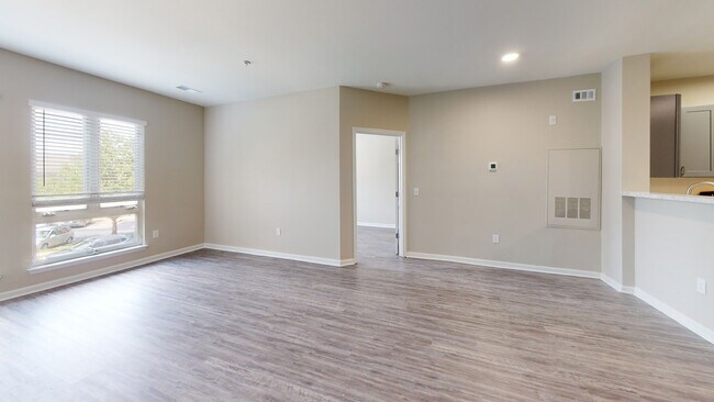 Interior Photo - 20 Lambourne