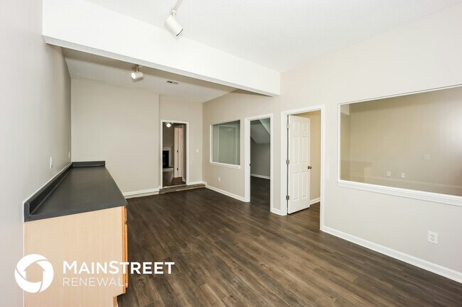 Foto del edificio - 7030 Mahogany Dr