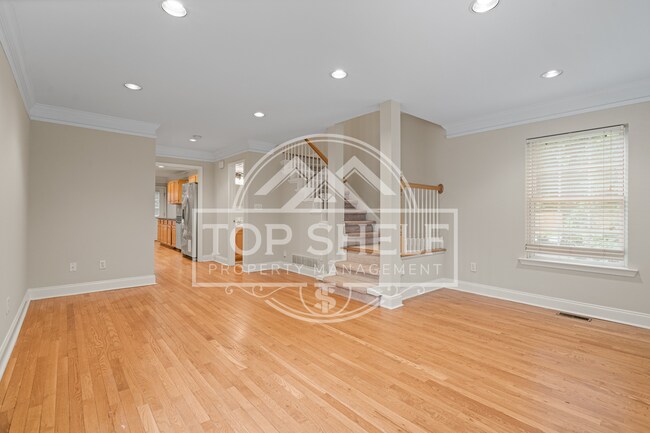 Building Photo - 2575 Forrest Ave NW