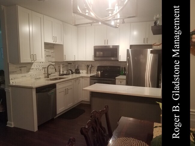 Foto del edificio - 12379 Wadsworth Way