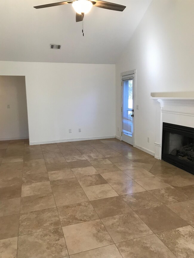 Building Photo - 1368 Thayer Hall Dr