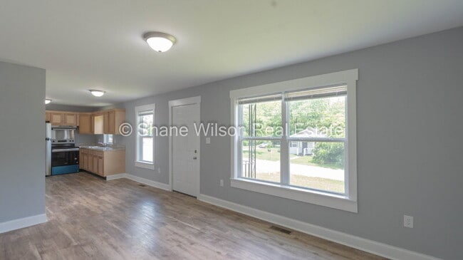 Building Photo - 709 Indian Ave