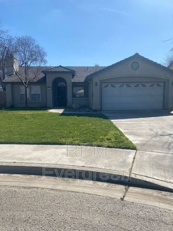 2427 W Wall Ct, Porterville, CA 93257 House Rental in Porterville, CA