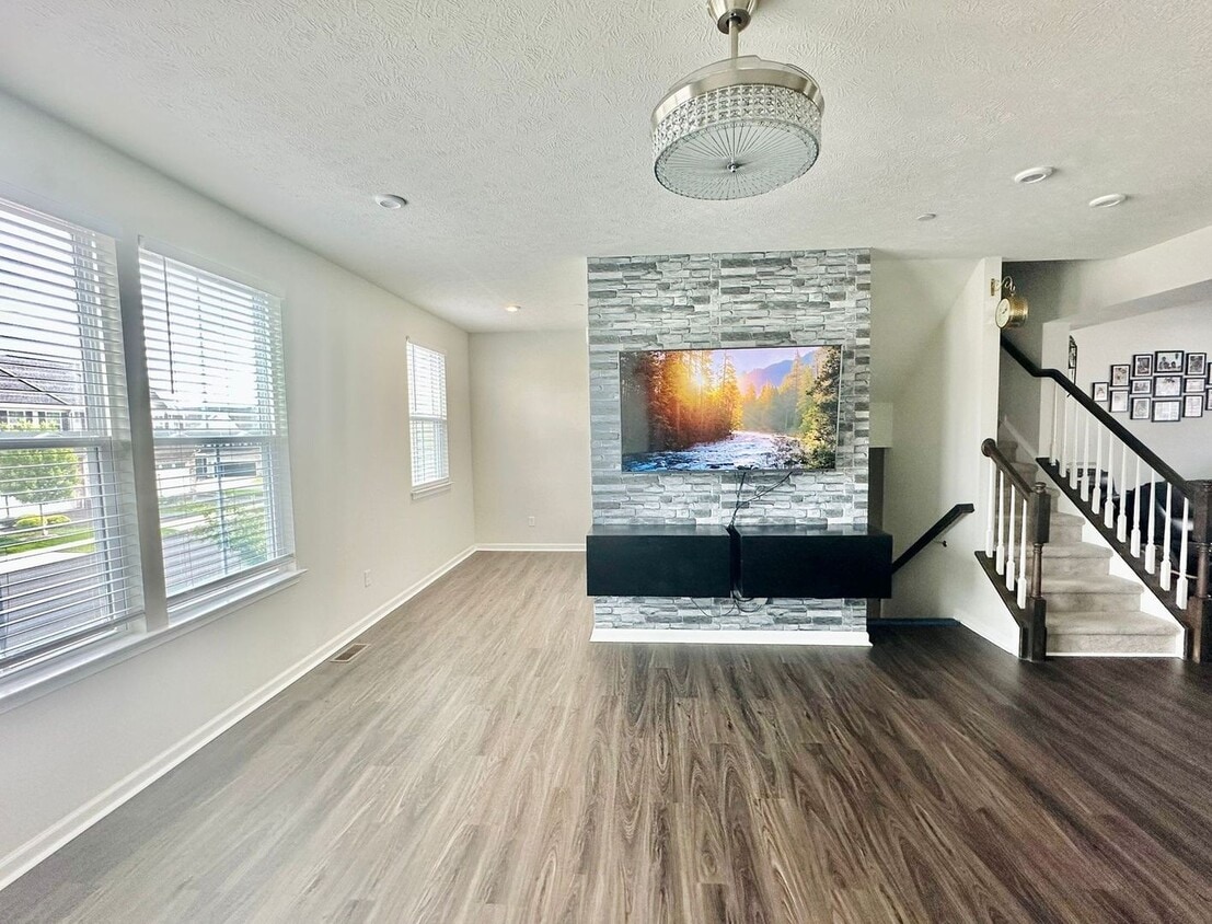 Primary Photo - 3BR Townhome in Mars