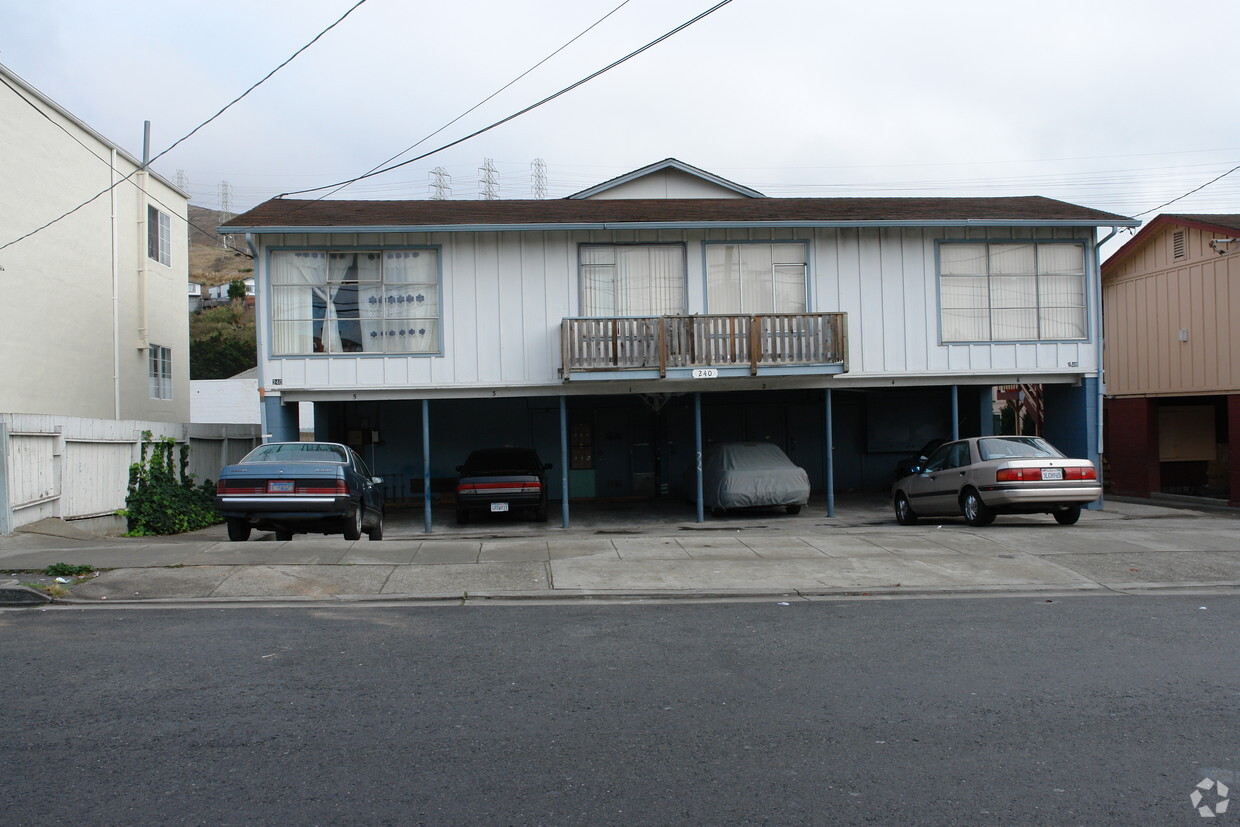 Building Photo - 240 Armour Ave