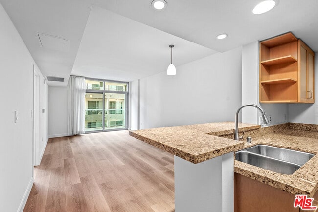 Foto del edificio - 13700 Marina Pointe Dr