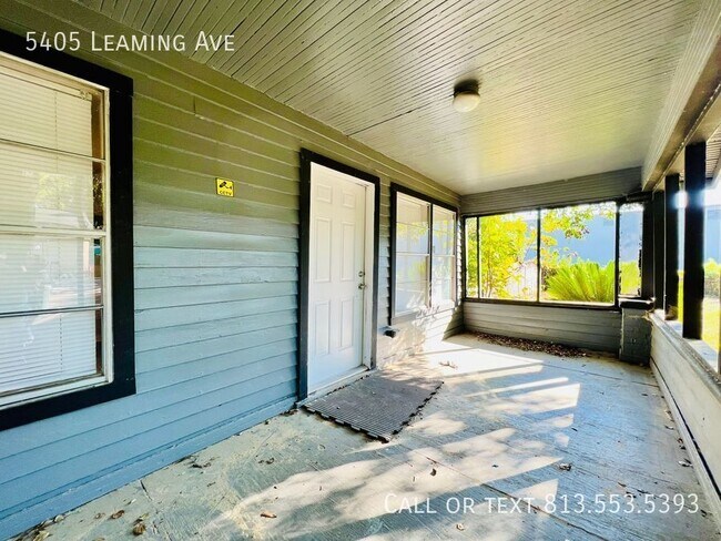 Foto del edificio - 5405 Leaming Ave
