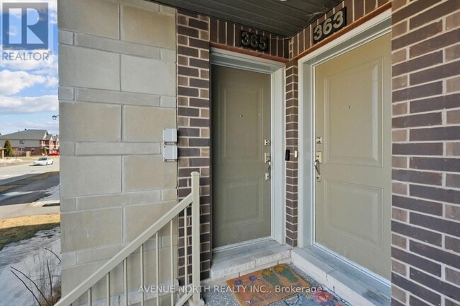 Building Photo - 365 Axis Wy