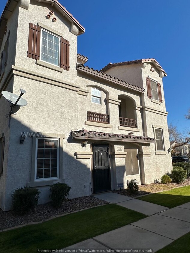 Foto principal - Beautiful Phoenix Townhome for Rent