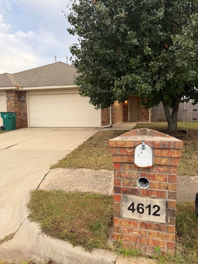 Foto principal - Great Home - New Carpet - Mid-Del Schools ...