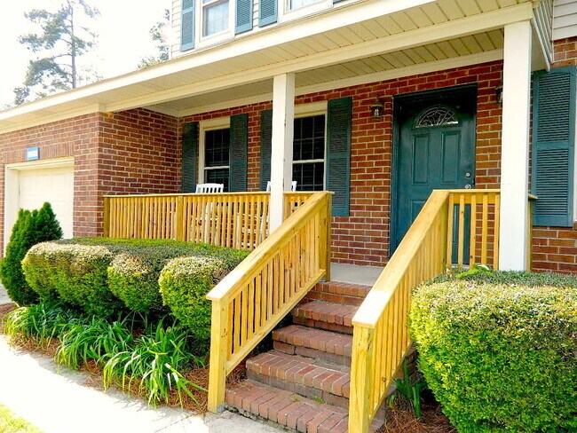 Foto del edificio - 635 Clinton Way W