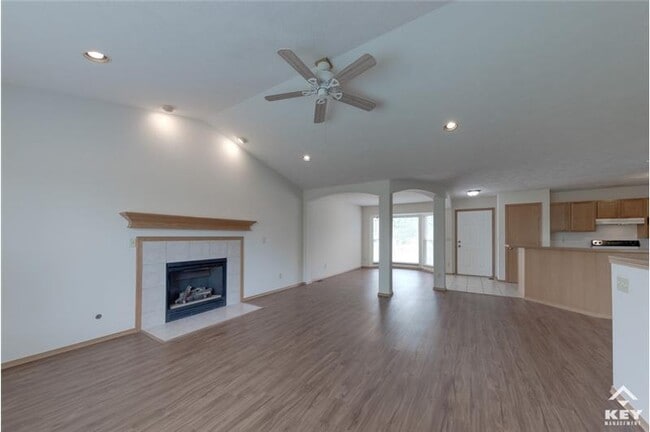 Building Photo - 555 N Bristol Ct